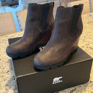 Sorel New Brown Leather Wedge size 8.5